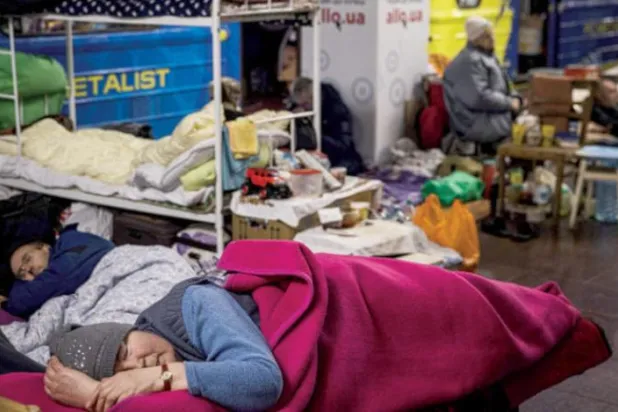 روس فوجی دباؤ بڑھا رہا ہے اور مغرب یوکرین کو مسلح کر رہا ہے