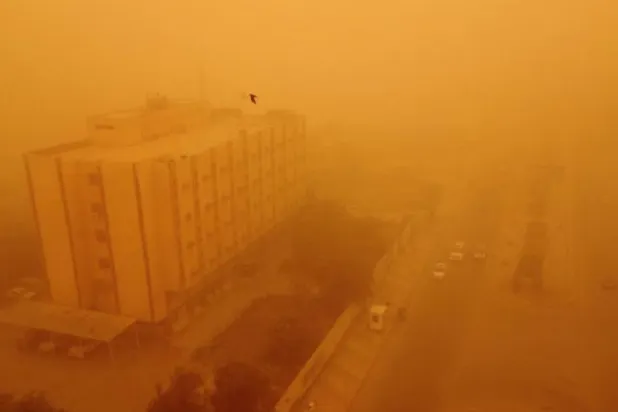 Irak'ta kum fırtınası can aldı
