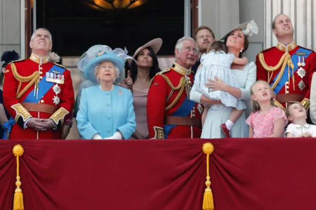 الأميران هاري وأندرو لن يظهرا بشرفة قصر باكنغهام في احتفالات يوبيل الملكة إليزابيث؟