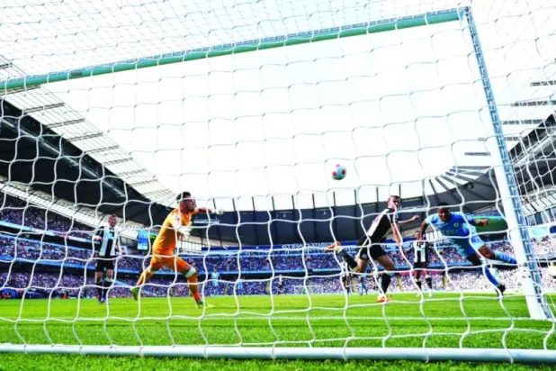 سيتي يجتاز نيوكاسل مقترباً من الاحتفاظ باللقب... وكلوب يعد بقتال ليفربول للنهاية