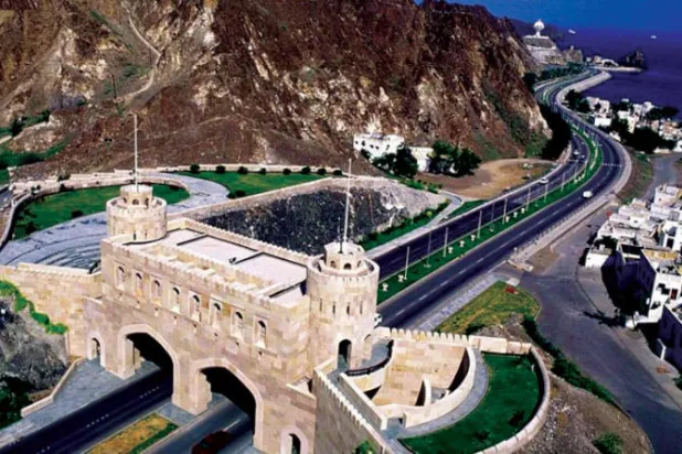 سلطنة عُمان تحقق فائضاً يقترب من مليار دولار