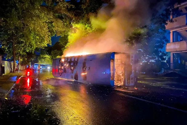 إطلاق رصاص من منزل رئيس وزراء سريلانكا المحاصَر