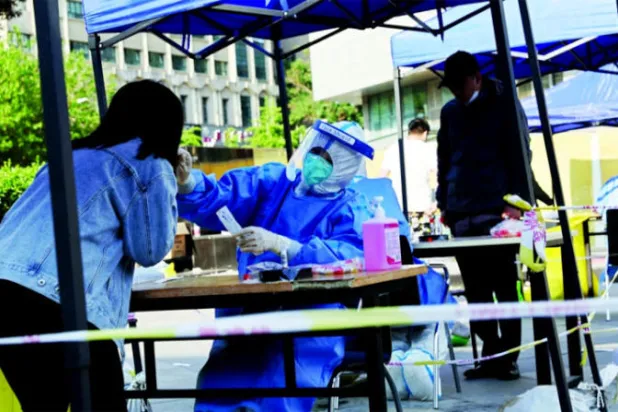 قيود صحية جديدة لمكافحة «كوفيد ـ 19» تحوّل بكين إلى مدينة أشباح