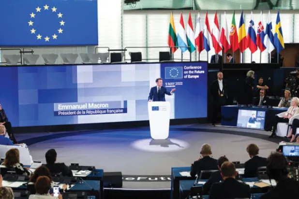 ماكرون يشدد على إنهاء الحرب «دون إذلال روسيا»