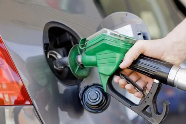 ABD'de benzin fiyatları rekor tazeledi
