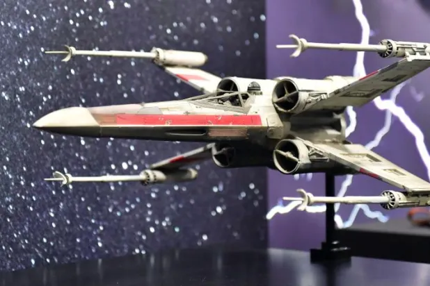 من «حرب النجوم» إلى «بات مان»... مزاد على 1800 قطعة من أشهر أفلام هوليوود