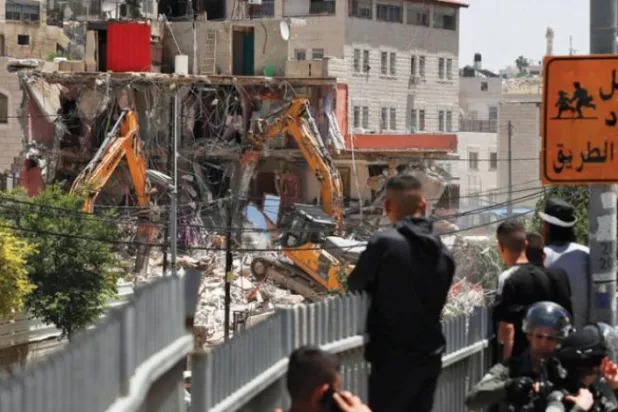 İsrail Kudüs’te Filistinlilere ait bir binayı yıktı