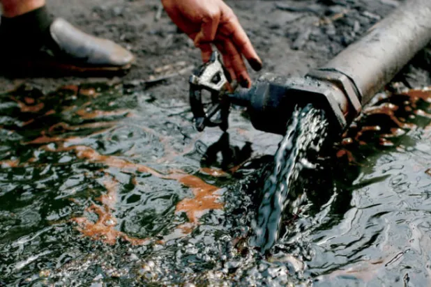 خفضت «أوبك» أمس (الخميس) توقعاتها لنمو الطلب العالمي على النفط في 2022 لثاني شهر على التوالي (رويترز)