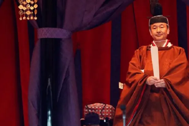 Japonya İmparatoru Naruhito, Tokyo'daki taç giyme töreni sırasında (Reuters)