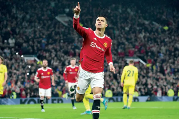 رونالدو (37 عاماً) ما زال ينافس على لقب هداف الدوري الإنجليزي الممتاز هذا الموسم (إ.ب.أ)