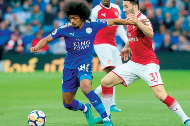 تشودري (يسار) لاعب ليستر من بين 16 لاعباً فقط يلعبون في الدوريات الإنجليزية من أصول جنوب آسيوية (غيتي)