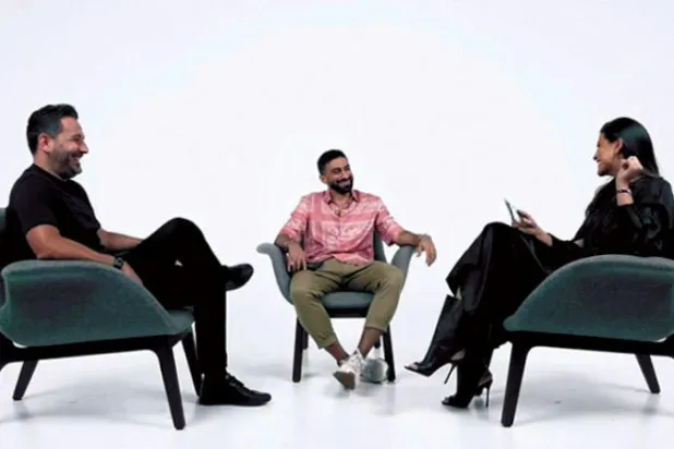 أنس بوخش متوسطاً الإعلامي وسام بريدي وزوجته عارضة الأزياء ريم السعيدي