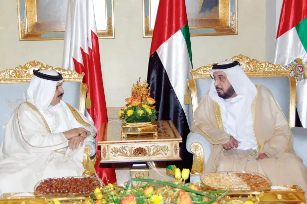 الشيخ خليفة بن زايد رئيس دولة الإمارات والعاهل البحريني الملك حمد بن عيسى - أرشيفية (وام)