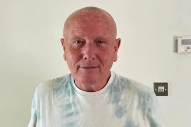 العامل توني فين أقام دعوى قضائية ضد شركة أهلية صغيرة  بسبب فصله تعسفيا والتحرش به (صحيفة التلغراف)