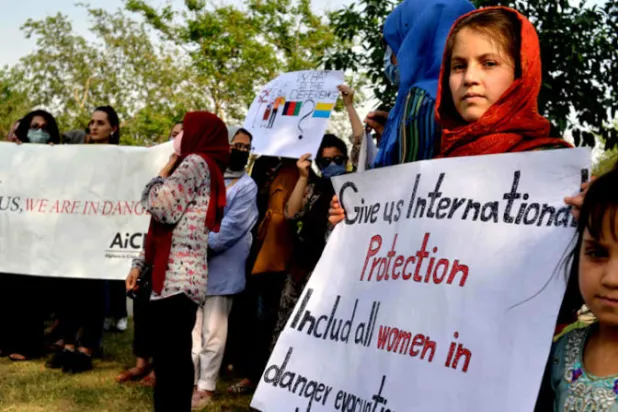 دان وزراء خارجية مجموعة السبع في اجتماعهم الذي انهى اعماله أمس السبت القيود المتزايدة التي تفرضها طالبان على النساء والفتيات في أفغانستان(ا.ف.ب)