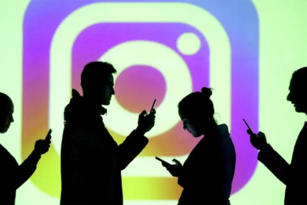 «إنستغرام» في خطوة نحو العالم الافتراضي (رويترز)