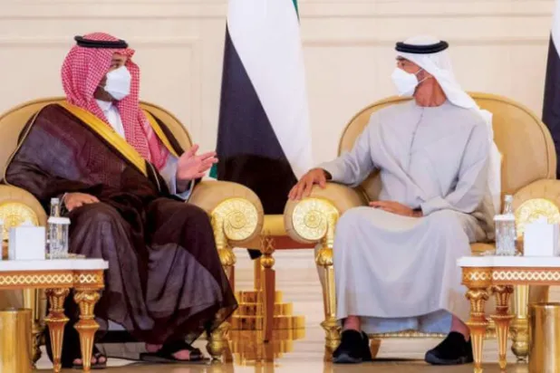 شہزادہ محمد بن سلمان کو کل شیخ محمد بن زاید کی تعزیت کرتے ہوئے دیکھا جا سکتا ہے (واس)