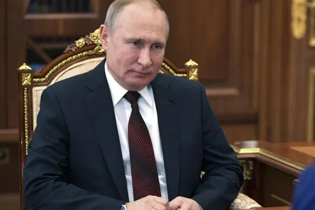 Batılı diplomatlar, 2000 yılında Putin'i bilinmeyen bir geçmişten Rusya'nın liderliğine yükselen bir pragmatist olarak övdüler (AP)