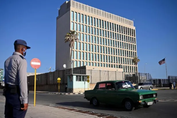 مبنى السفارة الأميركية في كوبا (أ.ف.ب)