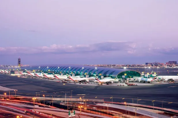 فتح دبي أجواءها في يوليو الماضي مكنها من العودة إلى معدلات 2019 (الشرق الأوسط)