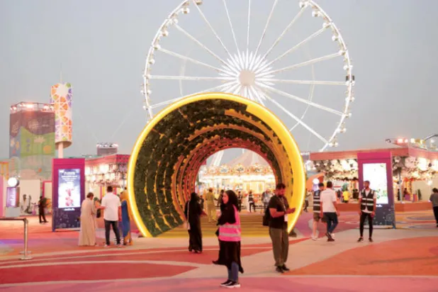 جانب من مدينة الألعاب المتنقلة {جدة بيير}