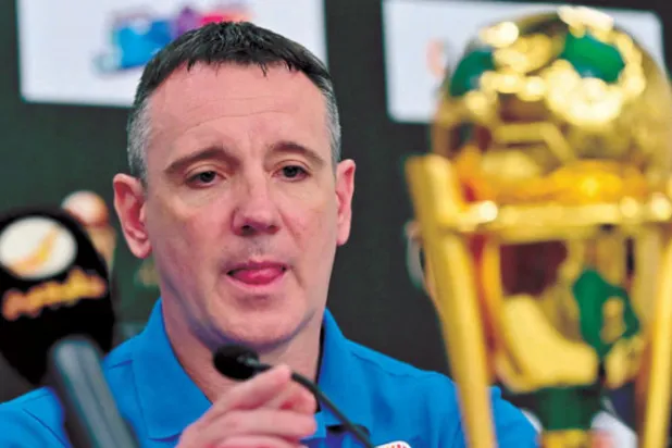 رازوفيتش يستعد للإجابة على سؤال أحد الصحافيين (تصوير: علي خمج)