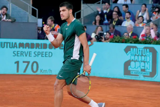 الواعد ألكاراز مرشح بقوة في «رولان غاروس» (أ.ب)