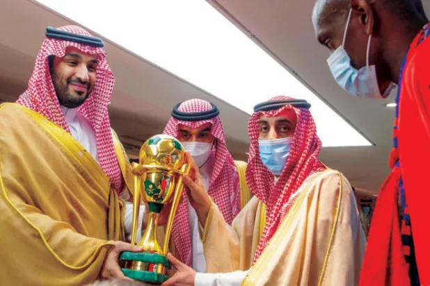 ولي العهد متوجاً فريق الفيحاء بكأس خادم الحرمين الشريفين (واس)