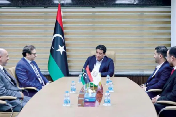 Libya Başkanlık Konseyi Başkanı el-Menfi ile Adalet ve İnşa Partisi Başkanı İmad el-Benani'nin geçmiş tarihli bir fotoğrafı. (Libya Başkanlık Konseyi)  