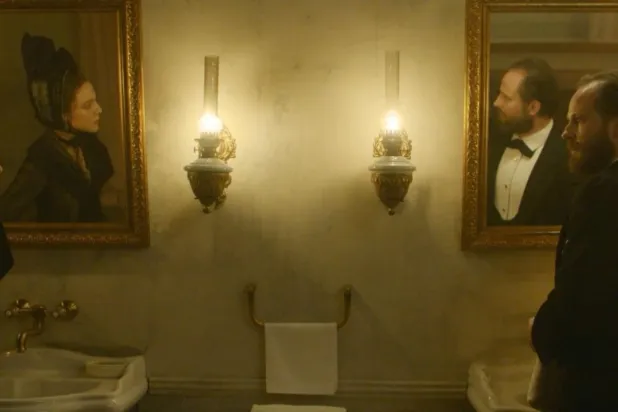 Eşcinsel müzisyen ve dindar karısı yüzleşiyor (medya)