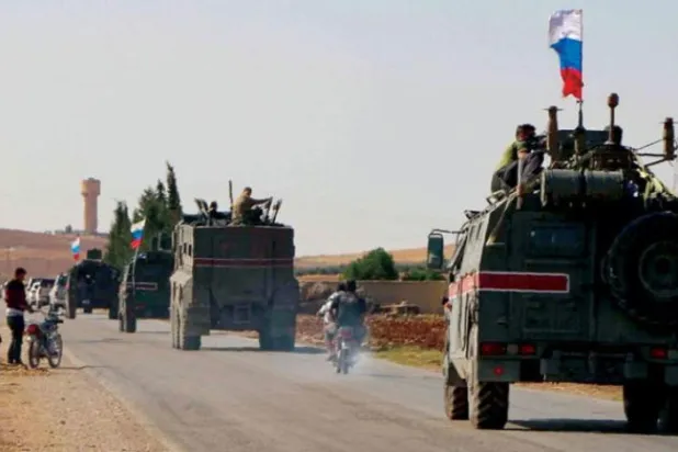 Arşivlerden Suriye'nin kuzeyindeki bir Rus devriyesinin fotoğrafı (Şarku'l Avsat)