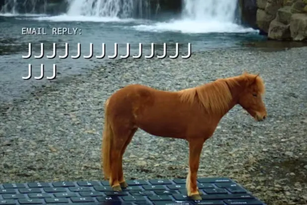 Aralarından seçim yapabileceğiniz üç at var (Inspired by Iceland)