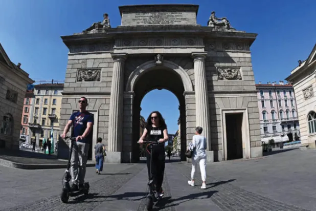 صورة عامة لباب غاريبالدي في ميلانو- إيطاليا. (أ ف ب)