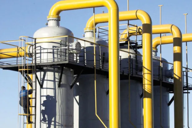 ألمانيا مستعدة للتخلي عن مشاركة المجر لتسريع تطبيق حظر النفط الروسي (رويترز)