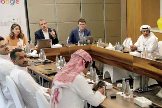 أنطوني نقاش المدير العام التنفيذي في «غوغل» لمنطقة الشرق الأوسط خلال مؤتمر عقد بالرياض أمس (الشرق الأوسط)