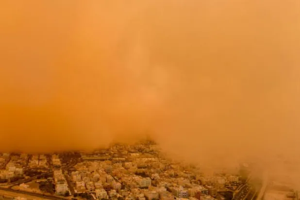 توقف پروازها به مدت سه ساعت در فرودگاه بین المللی کویت به دلیل طوفان گرد و غبار و شن (کونا)
