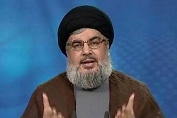 حزب اللہ کے سیکرٹری جنرل حسن نصر اللہ کو دیکھا جا سکتا ہے (رائٹرز)