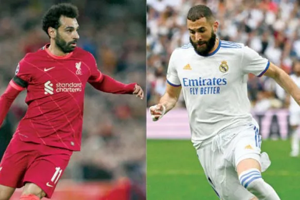 بینزیما اور صلاح۔۔ آج تم کس پر مسکرا رہے ہو؟ (اے ایف پی)