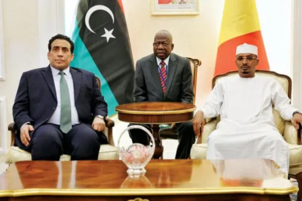 Başkanlık Konseyi Başkanı Menfi, 15. Afrika Birliği Örgütü Devlet ve Hükümet Başkanları Meclisi Olağanüstü Zirvesi'nin oturum aralarında Çad Devlet Başkanı Debi ile görüştü (Başkanlık Konseyi)