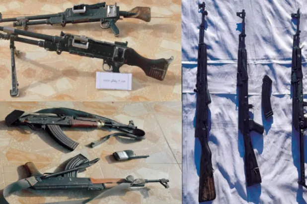 جانب من الأسلحة التي عثر عليها بحوزة «العناصر الإرهابية» (الصفحة الرسمية للمتحدث العسكري)