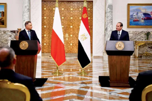 الرئيس المصري عبد الفتاح السيسي ونظيره البولندي أندريه دودا في القاهرة أمس (الرئاسة المصرية)