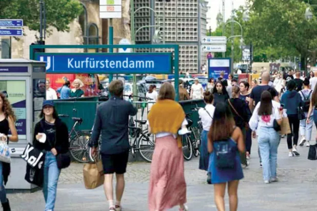 العاطلون عن العمل بألمانيا تراجع 50 ألفاً مقارنة بأبريل (رويترز)