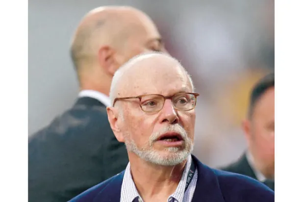 سينغر رئيس صندوق «إليوت» أكد بيع ميلان (رويترز)