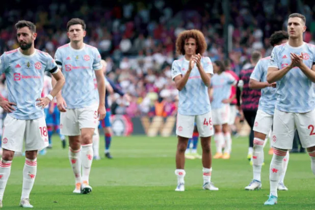 مانشستر يونايتد ينهي الموسم بهزيمة أخرى أمام كريستال بالاس (أ.ب)