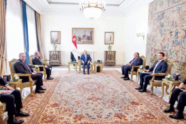 Mısır Cumhurbaşkanı Sisi, Avrupa Birliği (AB) Komisyonu Komşuluk ve Genişlemeden Sorumlu Üyesi Oliver Varhelyi’i ağırlıyor (Mısır Cumhurbaşkanlığı)