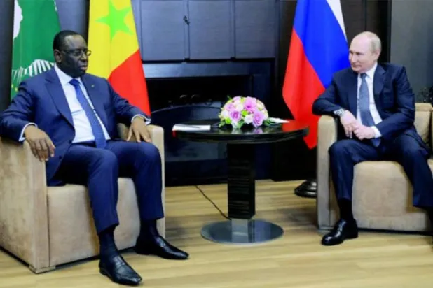 Rusya Devlet Başkanı Vladimir Putin ve Senegal Devlet Başkanı Macky Sall, Moskova’da bir araya geldiler. (Reuters)  