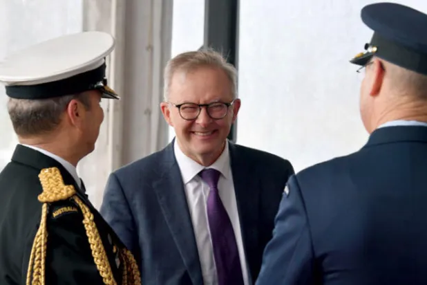 رئيس الوزراء الأسترالي الجديد أنتوني ألبانيز أعلن أن بلاده «تريد مزيداً من الانخراط في المحيطين الهندي والهادئ» (إ.ب.أ)