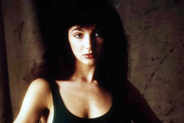 1958'de doğup 1978'de bu pozu veren Kate Bush, Britanya'nın çıkardığı en ünlü kadın müzisyenlerden biri (AP)

