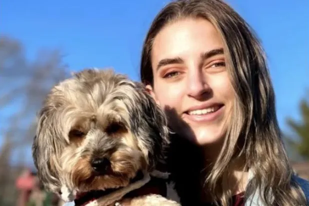 محامو أليكسيس سبينس يدعون أن استخدامها لـموقع «إنستغرام» نجم عنه معاناتها من إيذاء النفس وأفكار الانتحار (إندبندنت)