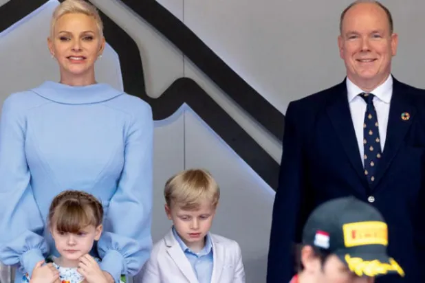 أحدث صورة للعائلة الأميرية في موناكو (رويترز)